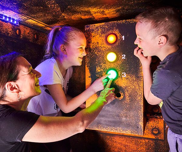 local cumpleaños en malaga prison island